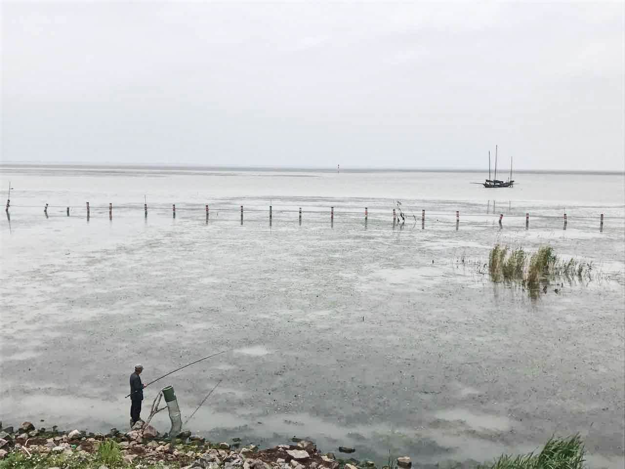 孤舟蓑笠翁 獨(dú)釣湖三鮮.jpg
