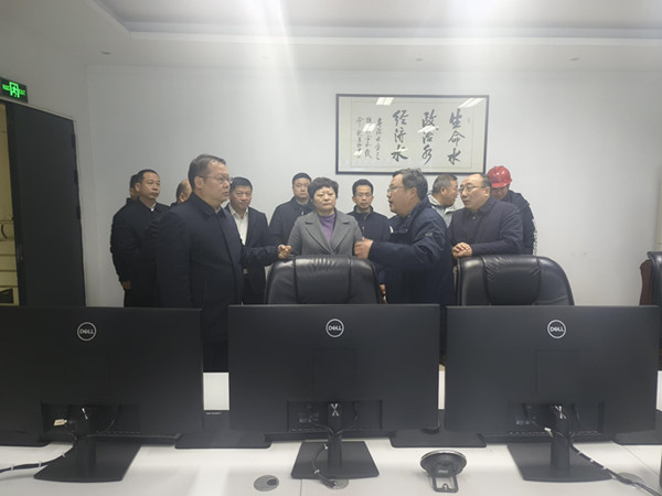 高郵市委書記張利蒞臨高郵粵海進(jìn)行極寒天氣_副本.jpg