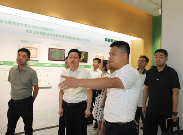 市委副書記鄭志明帶隊(duì)調(diào)研高郵鴨集團(tuán)工作 (2)_副本.jpg