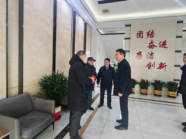 1-2董事長(zhǎng)慰問_副本.jpg